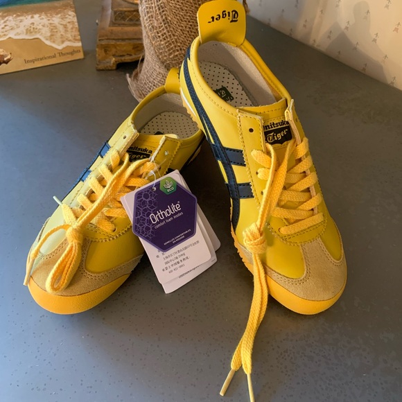 Onitsuka Tiger by ASICS, NEW WITH TAGS, YELLOW with BLACK stripes, a unisex shoe - Picture 1 of 14